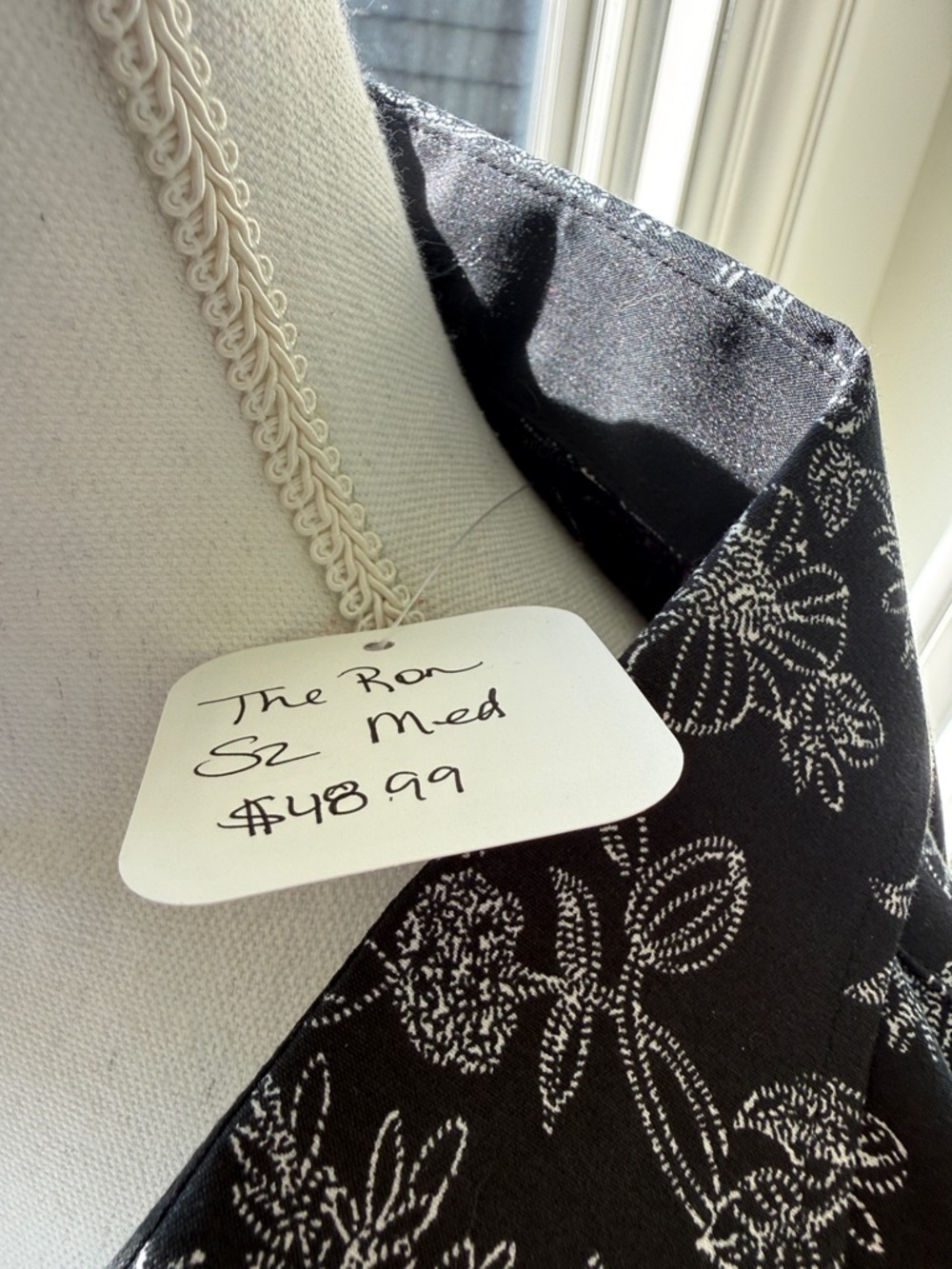 Boutique Black Floral Button-Up Shirt - Picture 4 of 4
